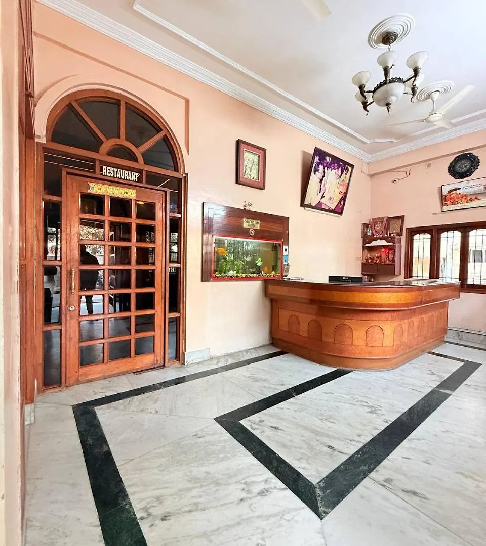 Shivam Hotel Varanasi - Near Kashi Vishwanath Temple With Parking And Lift